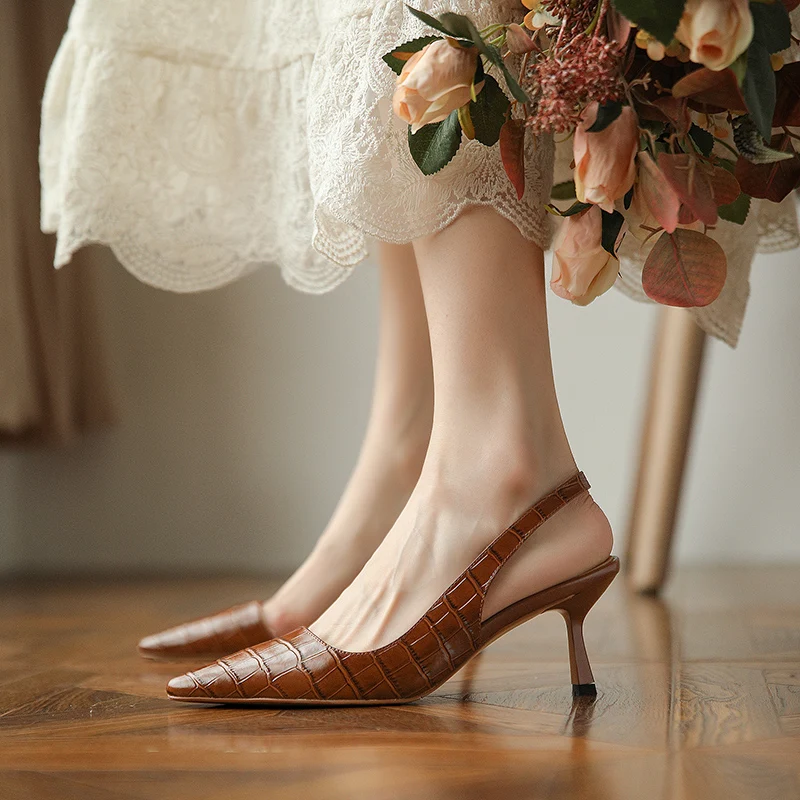 

Женские босоножки QZYERAI, из натуральной кожи, на высоком каблуке, с острым носком, свадебные, праздничные, лето 2021