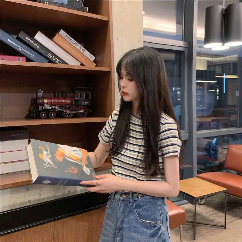 

Summer 2021 New Chic Elegant Striped Top Women's Design Sense Non-mainstream Ins All-Matching Slim Fit Slimming Short Sleeve