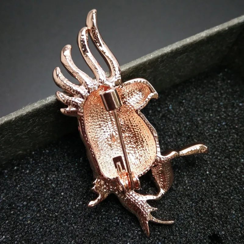 

Young Tulip Colorful Parrot Brooches For Women Fashion Cute Metal Animal Pins Child Accessories Casual Wear Jewelry Gift