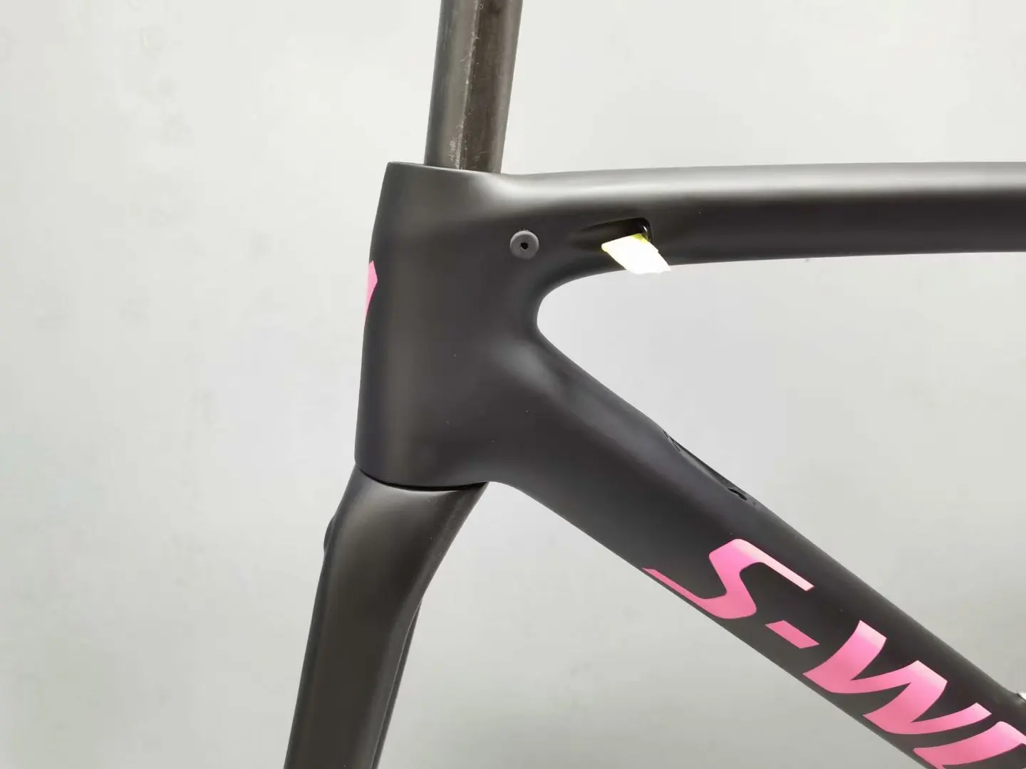 

2020 New Listing S-W T1100 mold SL6 carbon road frame in Quickstep color rim brake or disc brake version road bike carbon fram0