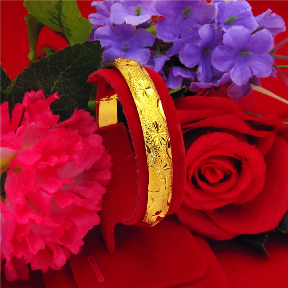 

Красивый женский браслет с резным цветком, жёлтый золотистый однотонный классический женский браслет, подарок диаметром 6 см