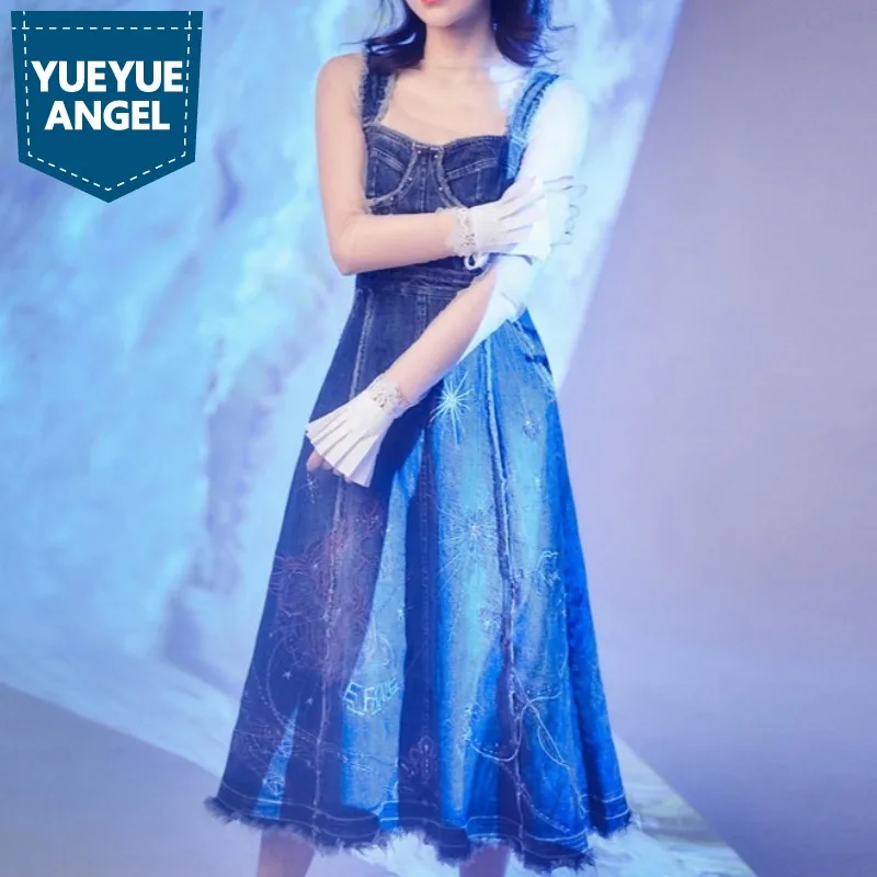 Платье женское джинсовое без рукавов элегантный приталенный силуэт с вышивкой