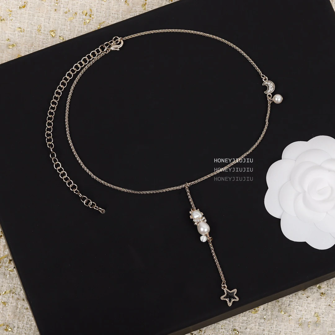 

2021 Hot Famous Brand Anime Cute Cat Necklace For Women Top Quality Luxury Jewelry Designer Runway Party Trendy Fine Gifts