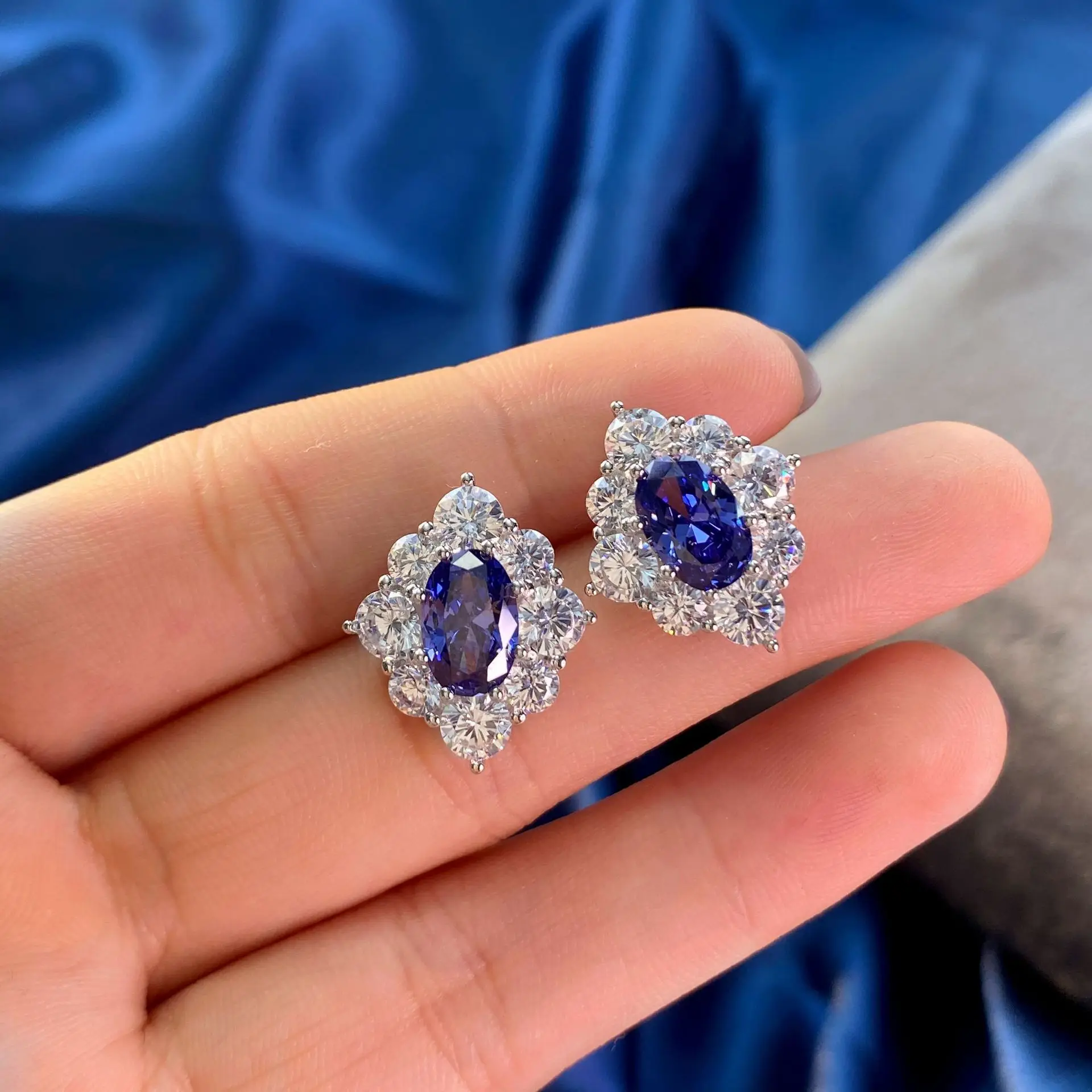 

New Arrival 100% 925 Sterling Silver Simulated Moissanite Sapphire Gemstone Women Stud Earrings Fashion Fine Jewelry Gift