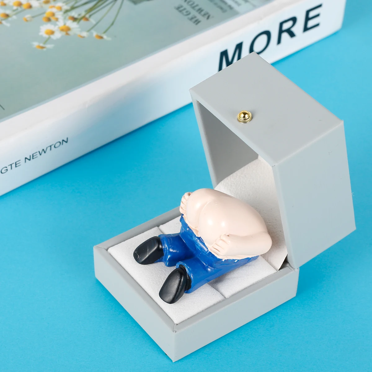 

1 шт. веселое кольцо с игрушкой в виде розыгрыша, пластиковая шкатулка для ювелирных изделий, шкатулка для хранения, чехол, детские игрушки