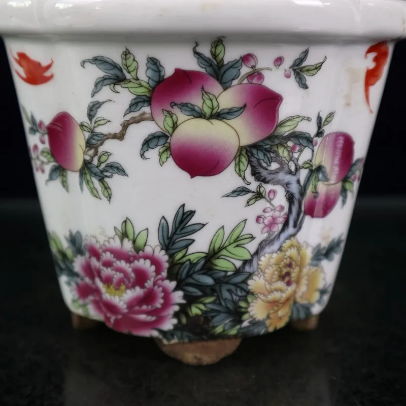 Фарфоровый цветочный горшок с изображением сливы