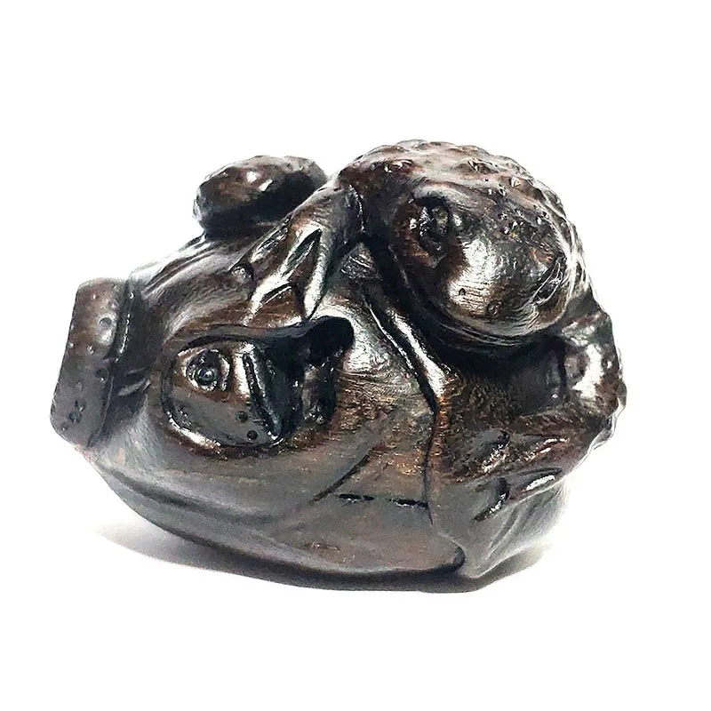 

Y6004 - Collectible 20 Years OLD 2" Hand Carved Ebony Ironwood Netsuke - Frogs on Lotus