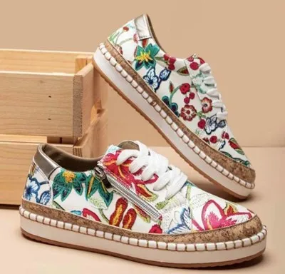 

Color tie printing single flat-soled shoes women's direct sales shallow-mouthed casual parrot board shoes 2021 Walking shoes