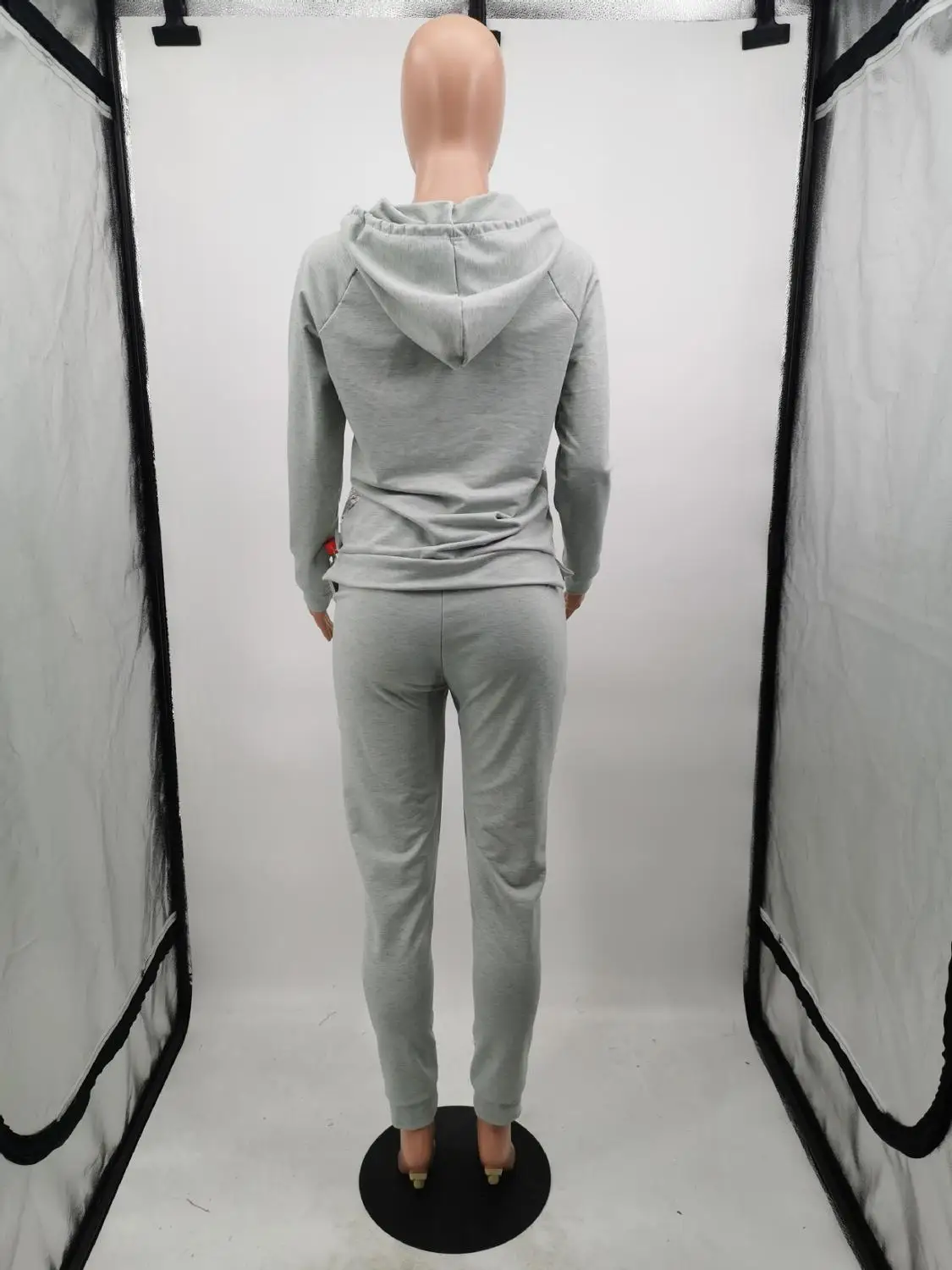 

Women Sweet Sport Sequined 2 Piece Sets Hoodies Two Piece Suits Plus Size Women Beaded Black Tracksuits Gray Streetwear Outfits