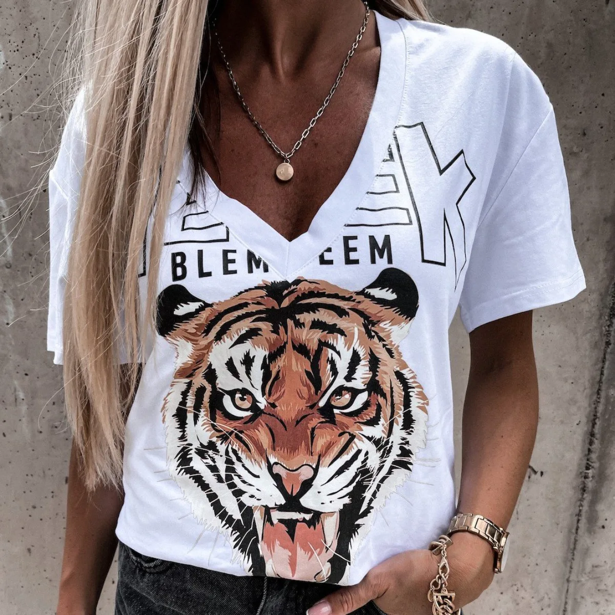 

2021 Summer Short Sleeve Loose Tops Women Harajuku V Neck Tee Shirt Lady Casual Tiger Letter Print T-Shirt Pullover Streetwear