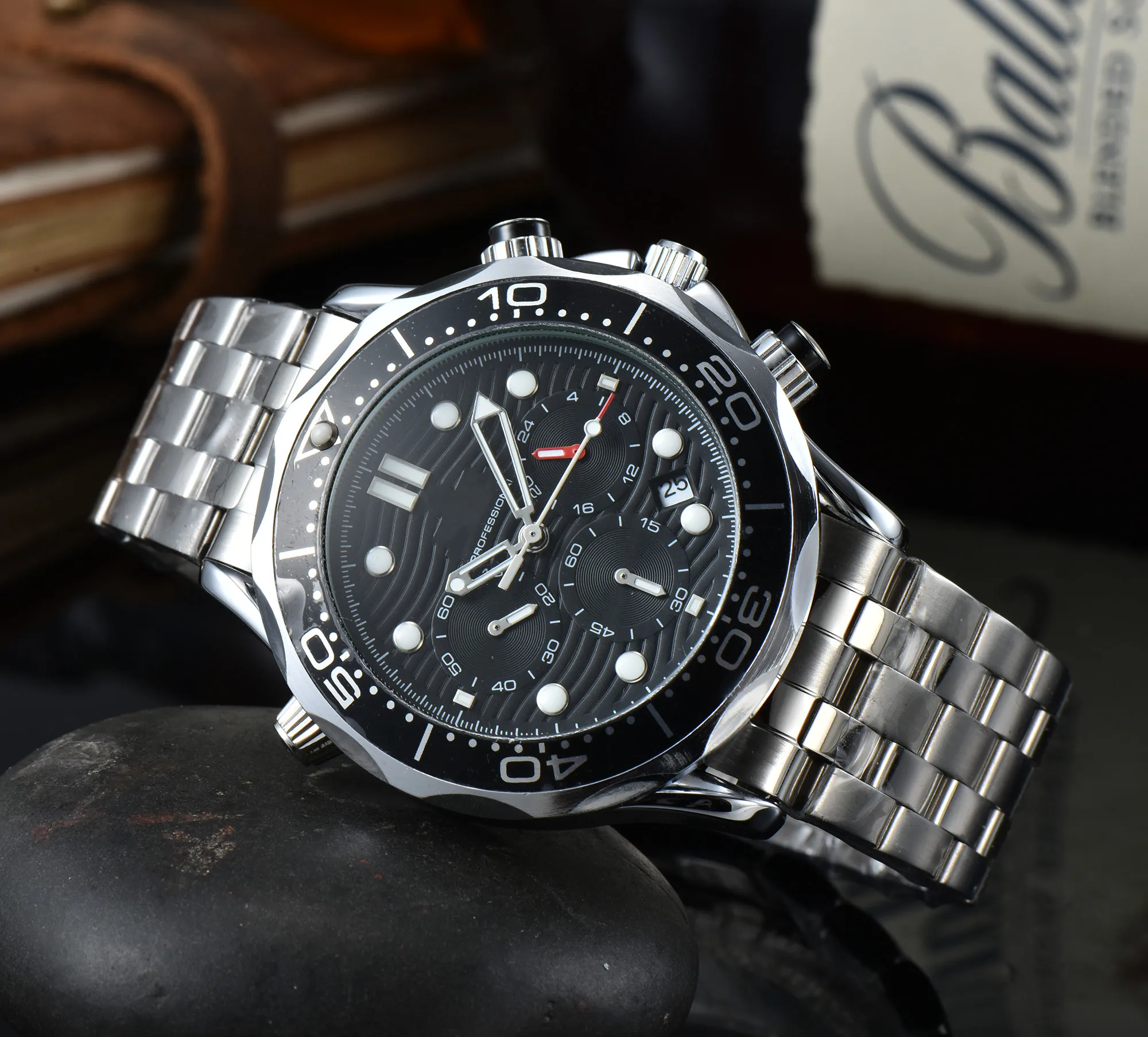 

Hot New Fashion Casual Omg Model Luxury Stainless Steel High Quality Sport 43mm Dial Man Quartz Watch Woman Wristwatch Relógio