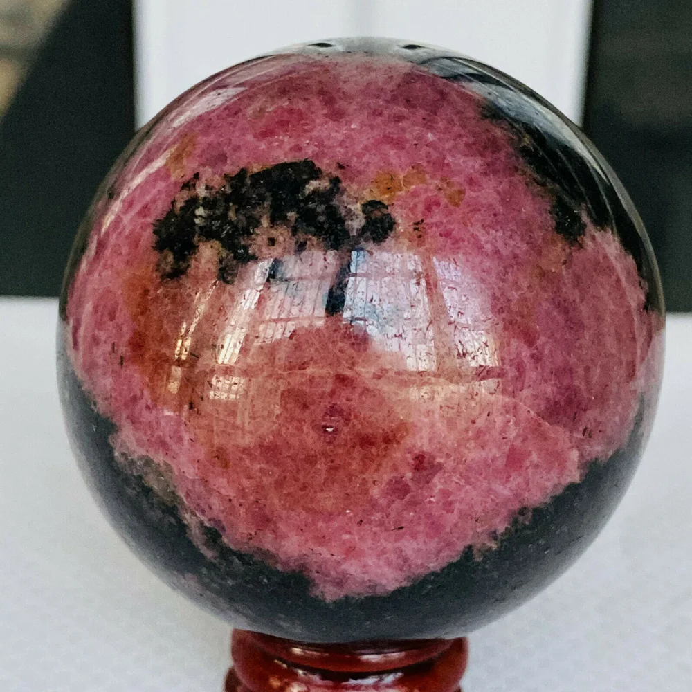 

Natural rose pyroxene quartz ball crystal ball Reiki therapy