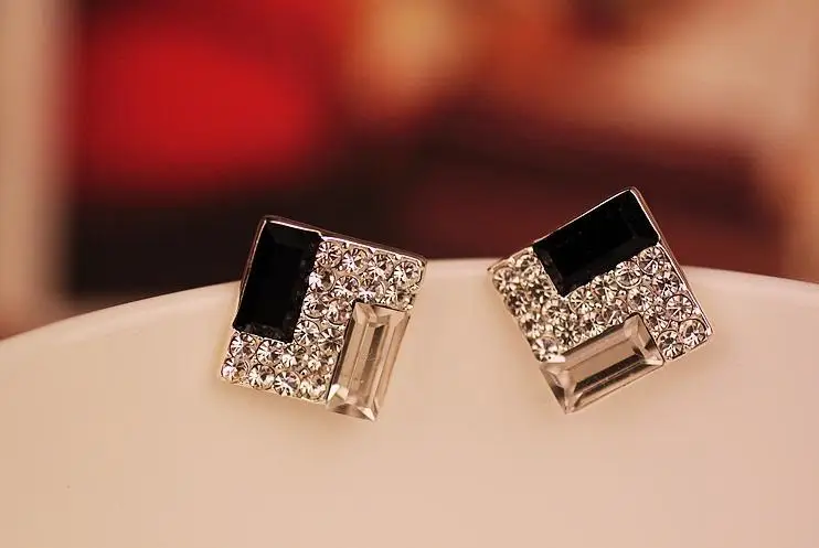 

New fashion Wild noble black and white rhinestone square earrings For Women girl Accessories jewelry wholesale