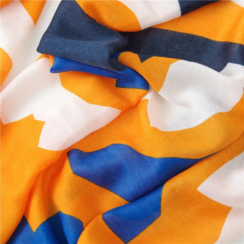 

Autumn winter Fashion Print Women's Cotton Shawl Tassels beach blanket scarf lady luxury Seaside bandana silk Scarves