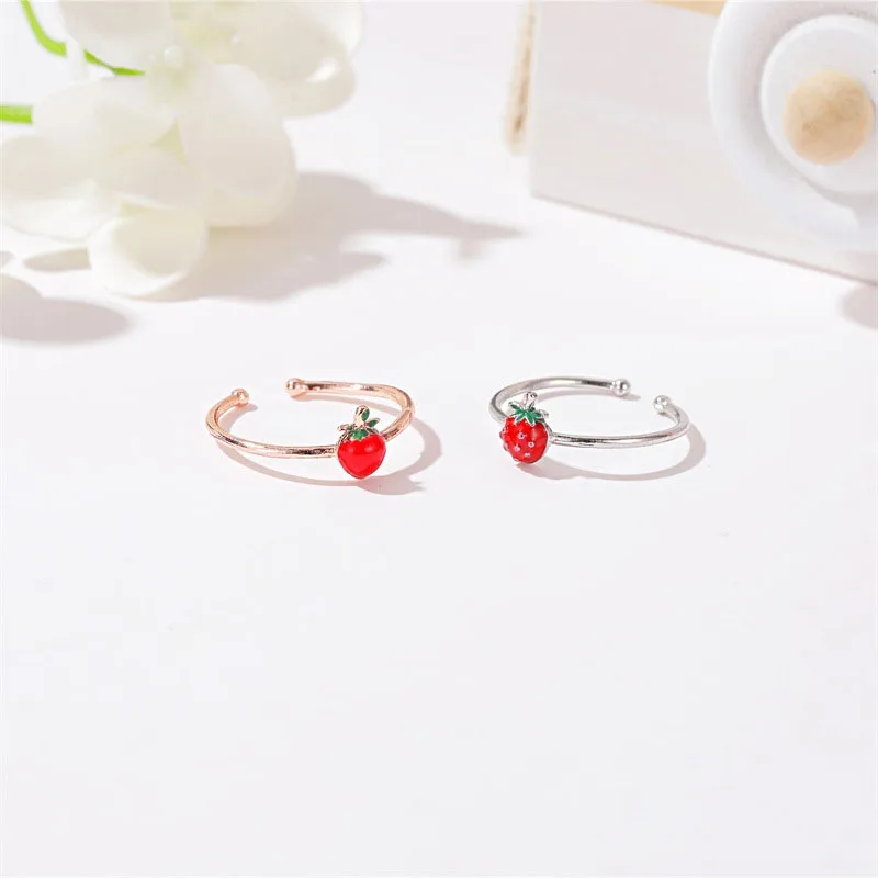 

1Pcs New Product Exquisite Simulation Color Strawberry Temperament Lively Ladies Ring Jewelry Fashion Sweet Open Rings Gifts