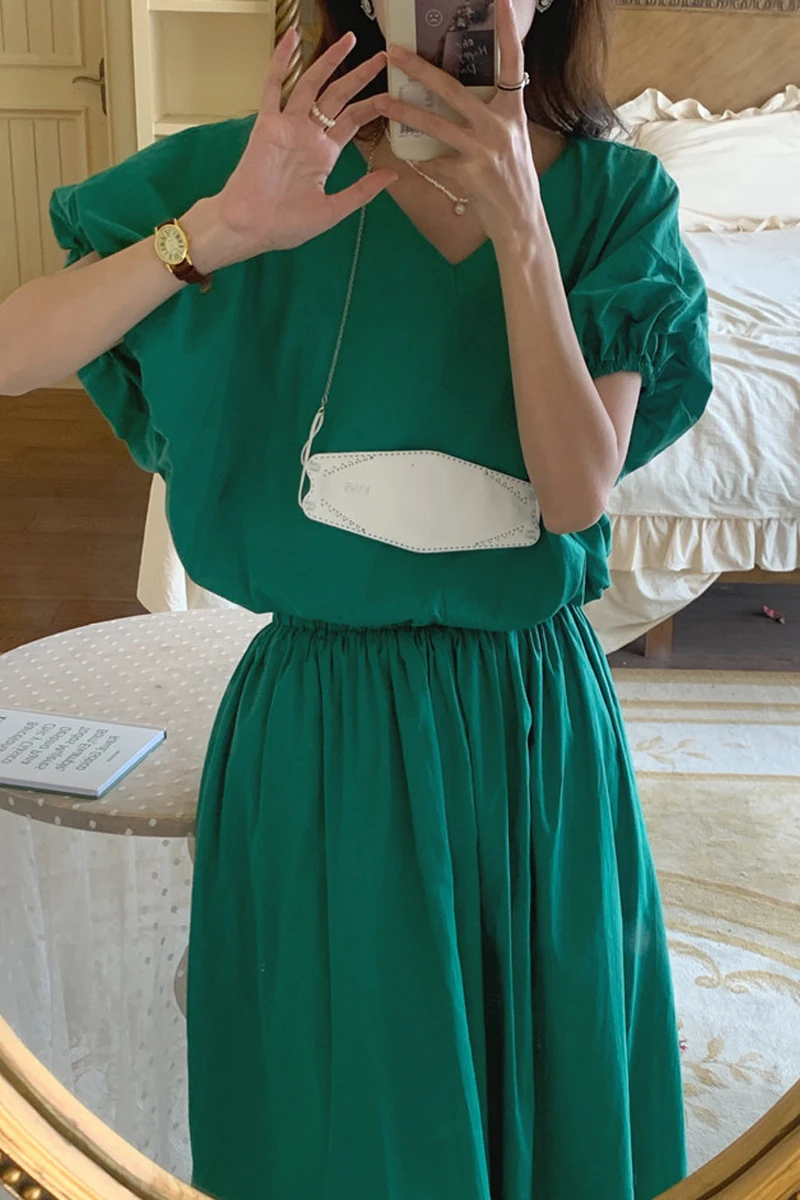 

Vintage loose-fitting short top with high-waisted skirt set women's C014