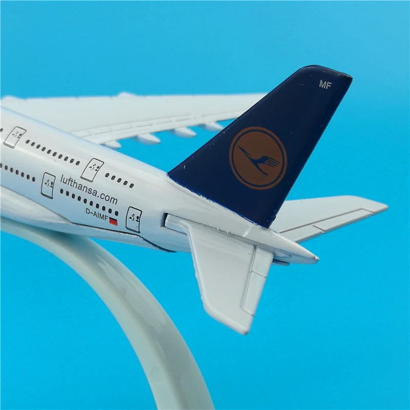 Модель самолета авиакомпании Lufthansa A380 из металлического сплава в масштабе 1:400 16