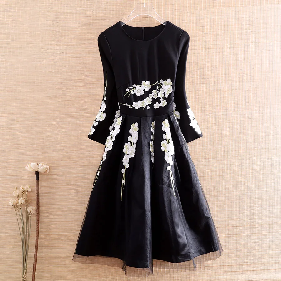 

High-end O-neck Women Royal Embroidery Plum Blossom Mesh Ball Gown Dress Retro Elegant Lady Slim Party Dress S-XXL