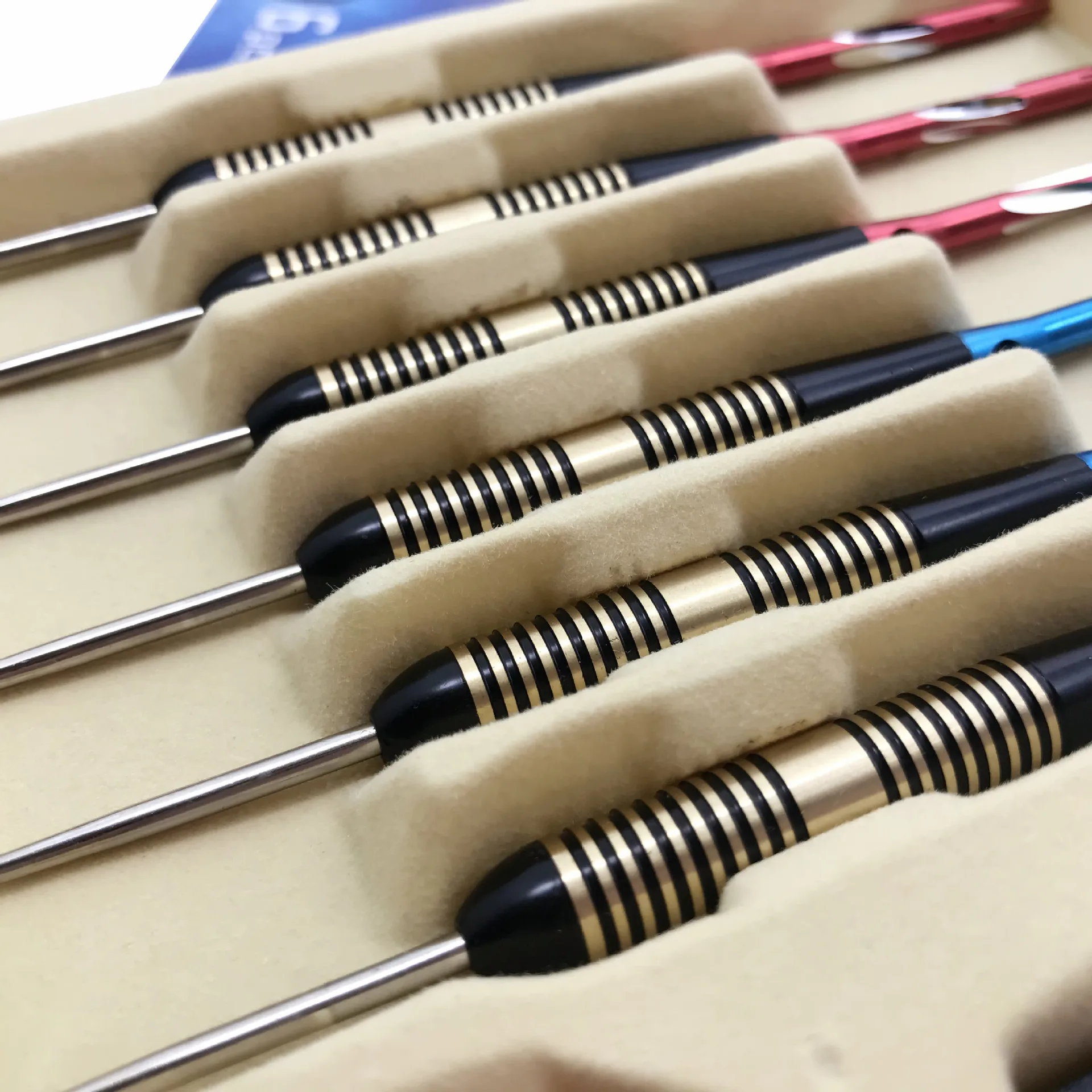 Высокое качество 23g профессиональный набор дартс из меди и стали наконечник