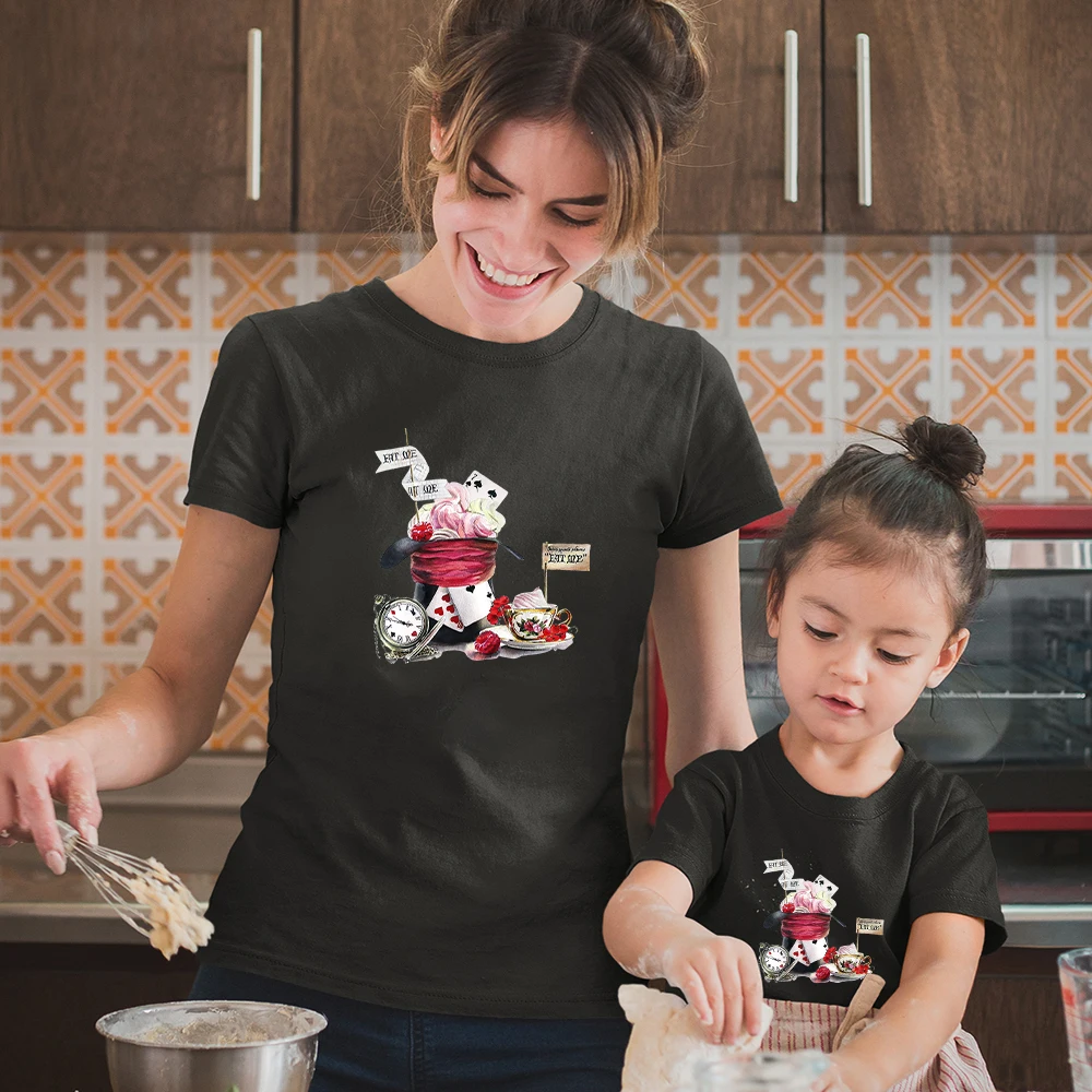 

Удобная детская одежда Disney, футболки для мамы, дочери, хипстерская, страна чудес, ледяная, креативная, семейный вид, Современная футболка