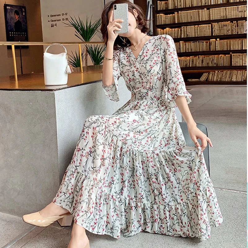 

2021 new summer party personality sexy self-cultivation floral v-neck puff sleeves dresses women