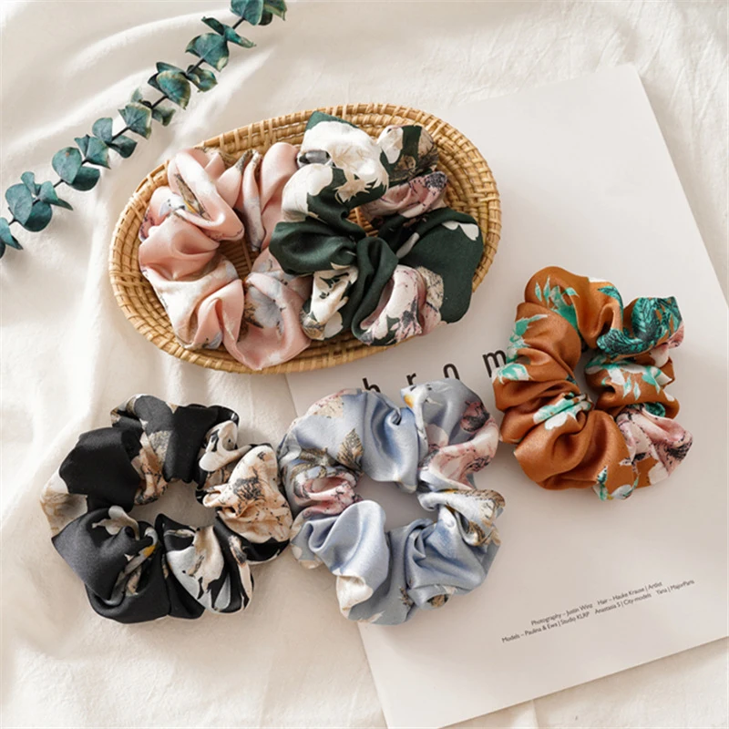 

Floral Print Women Satin Silk Hair Tie Elastic Scrunchies Ponytail Holder Hair Rope Rings Christmas Hair Accessories Wholesale