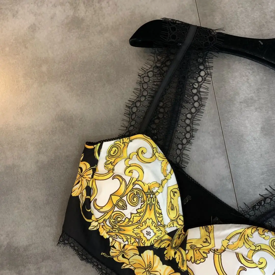 Комплект женский кружевной из двух предметов желтый топ с цветочным принтом и