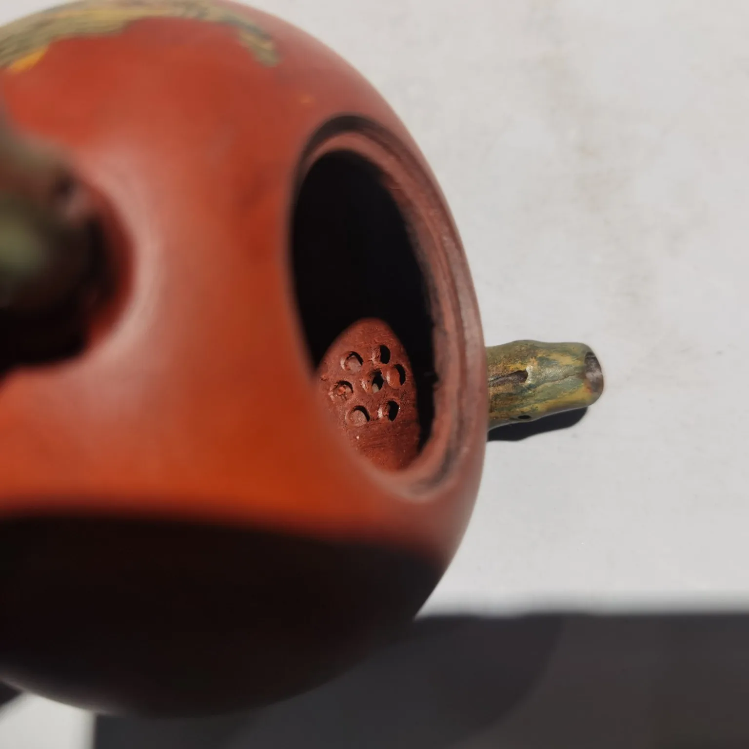 Керамика китайская Исин-цзыша 5 дюймов резной вручную чайник Xiaoshou с персиком