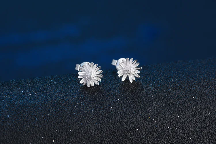

TJP Trendy 925 Silver Women Stud Earrings Cute Daisy Silver Earrings Jewelry For Girl Party Fresh Style Lady Female Accessories