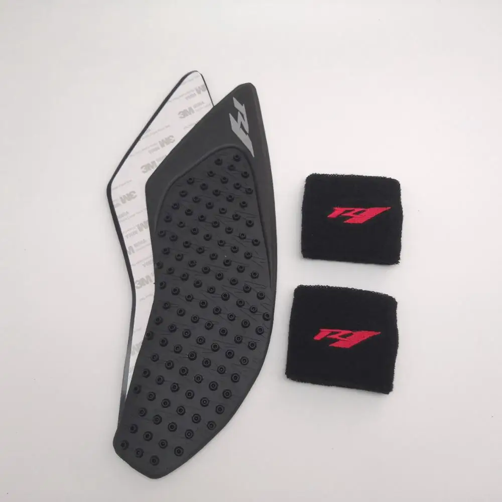 

Black Color For Yamaha YZF R1 Brake & Clutch Reservoir Sock Cover + Side pad