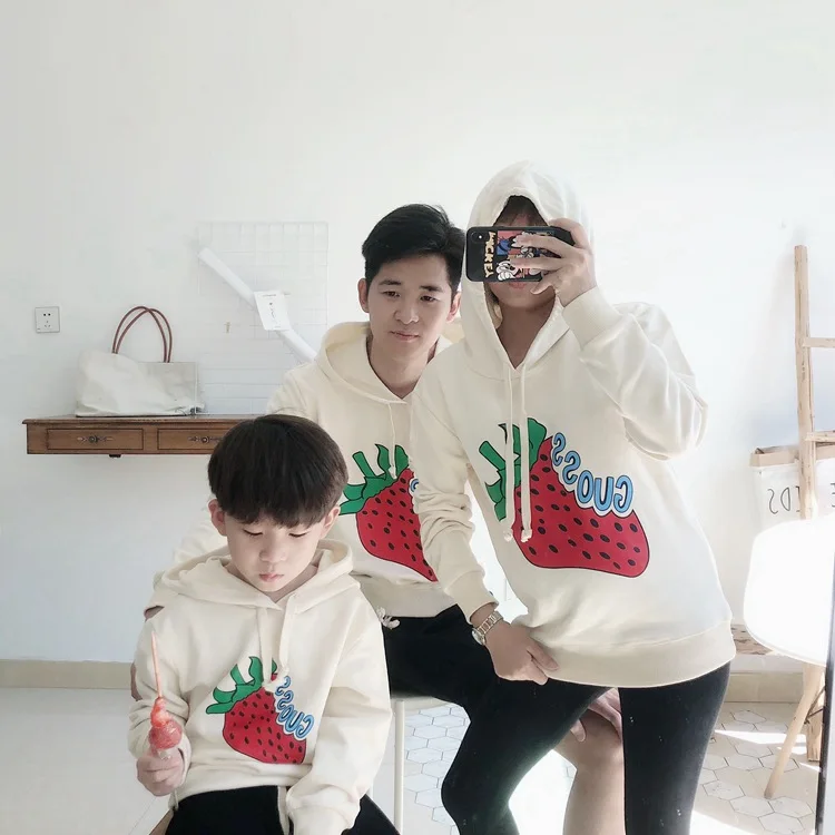 Модная Повседневная Толстовка с капюшоном и принтом клубники в Корейском стиле