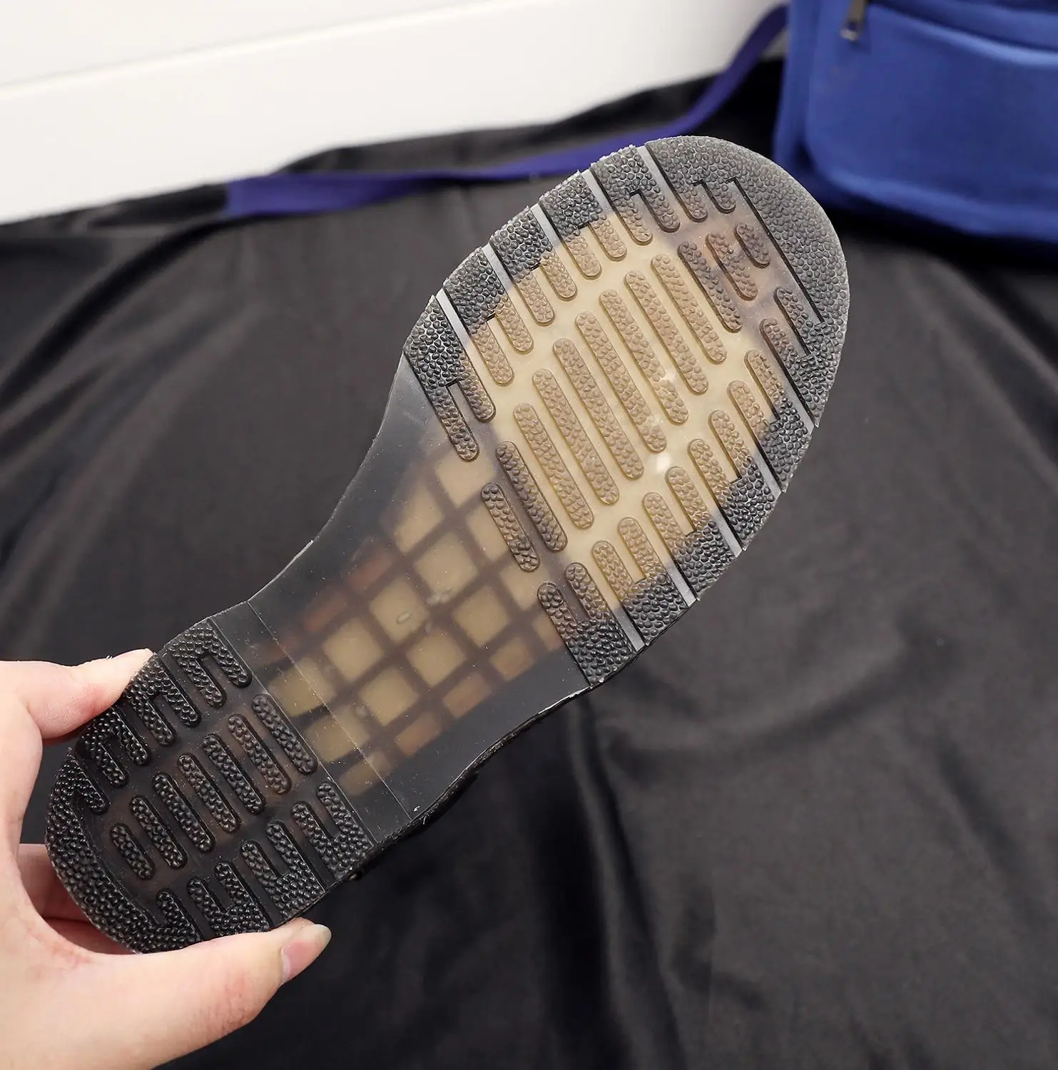 Мужские ботинки с нескользящей подошвой черные на платформе водонепроницаемые