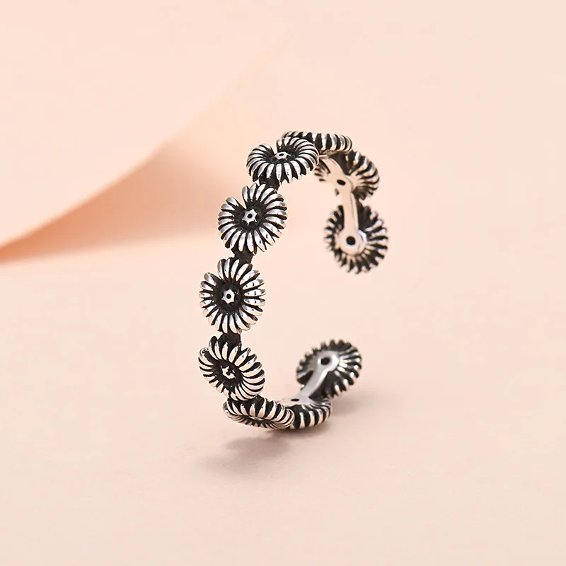 

2020 Trend Small Daisy Metal Open Rings for Women Girls New Design Boho Wedding Vintage Jewelry Anniversary Birthday Gift
