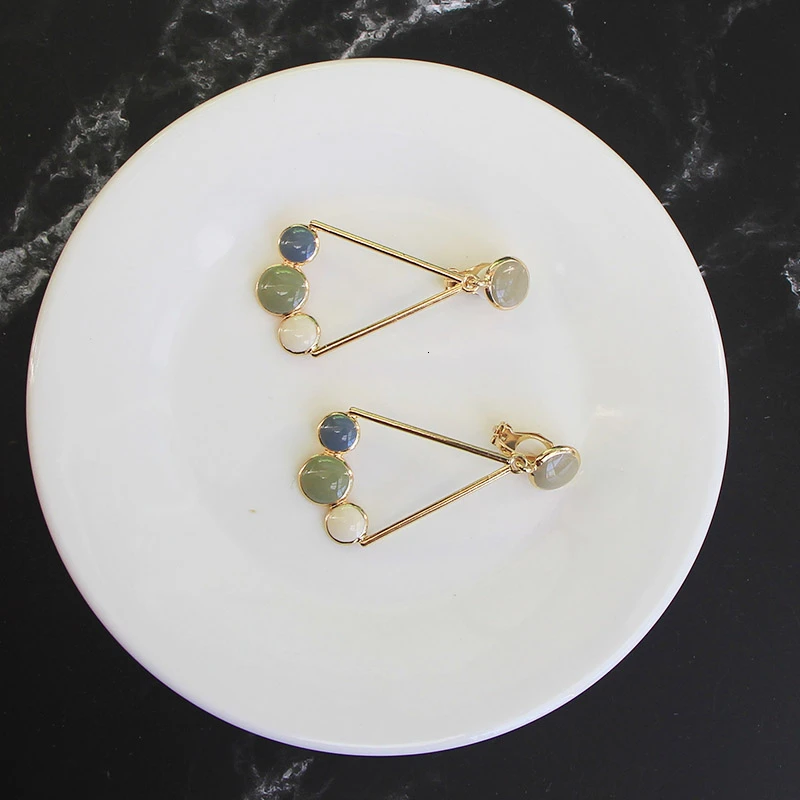 Женские серьги-клипсы без пирсинга большие треугольные подвески капающие масла