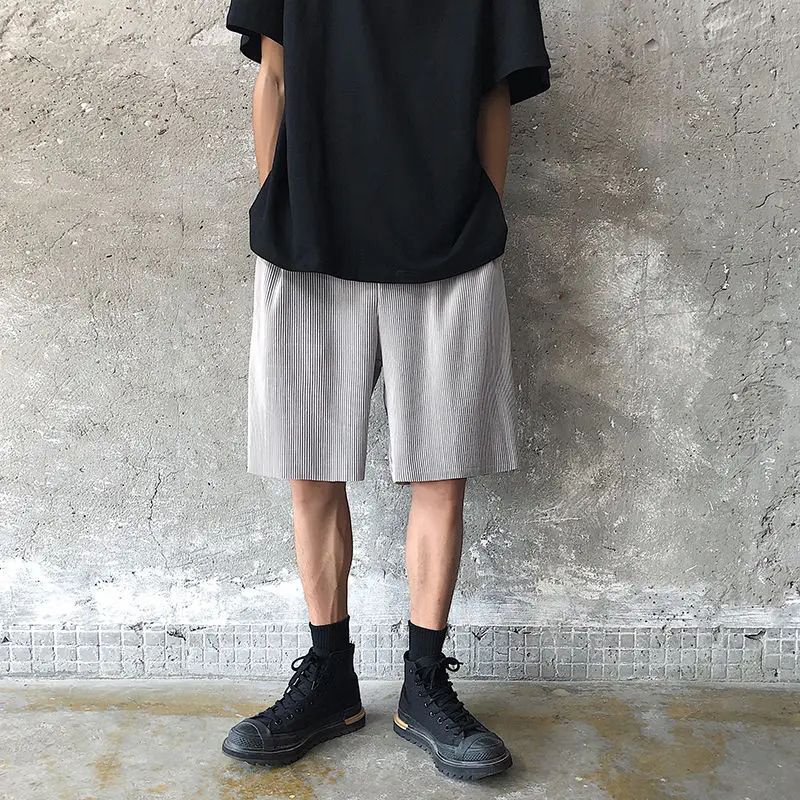 

Summer Pleated Shorts Men's Fashion Casual Ice Silk Men Streetwear Loose Wide-leg Black Gray Mens Beach