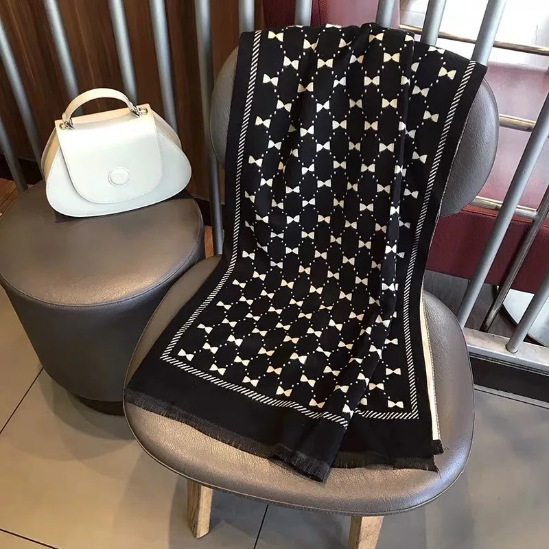 Женский кашемировый шарф зимний роскошный с геометрическим рисунком шелковый