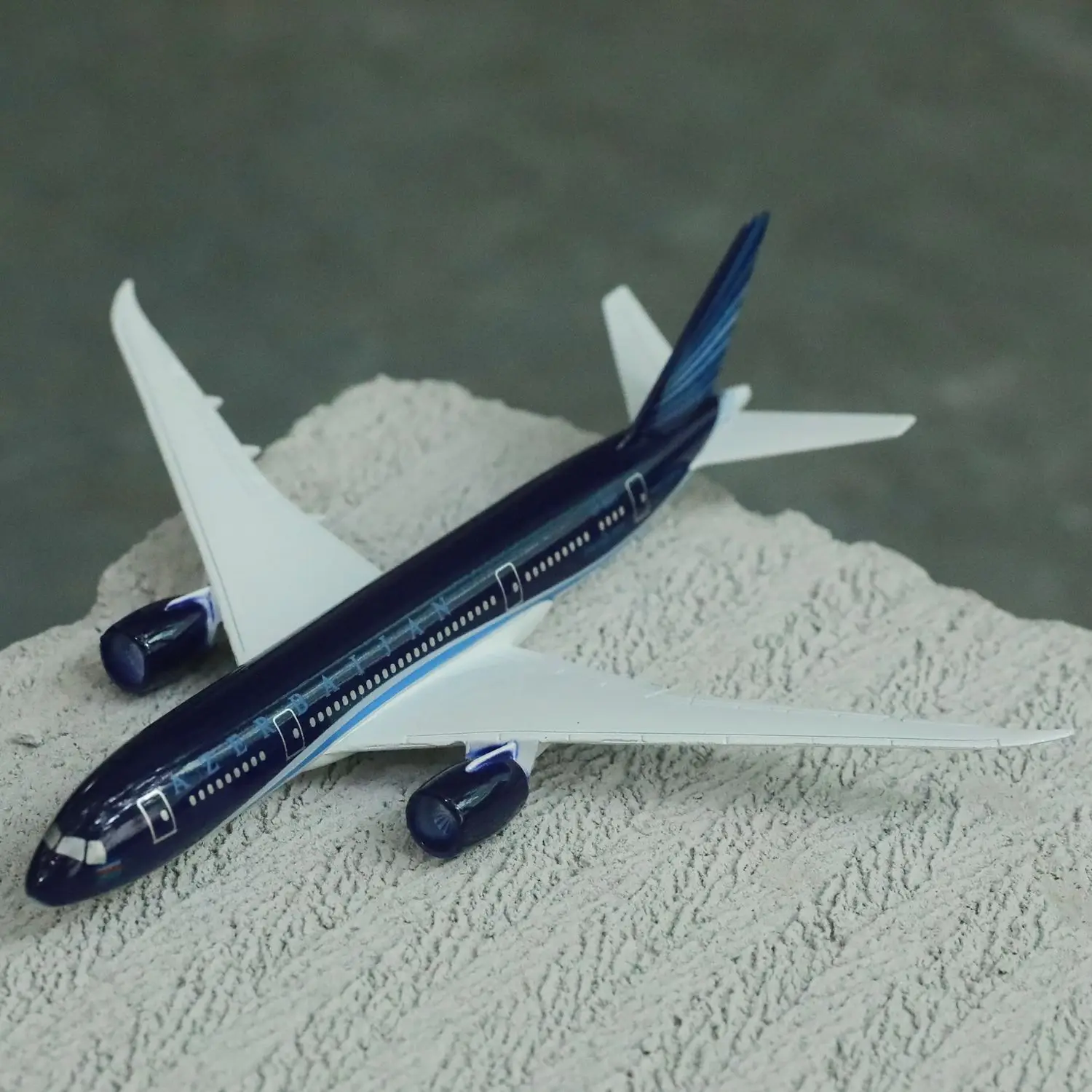 

Azerbaijian Airlines Boeing 787 Aircraft Model 6" Metal Airplane Diecast Mini Moto Collection Eduactional Toys for Children