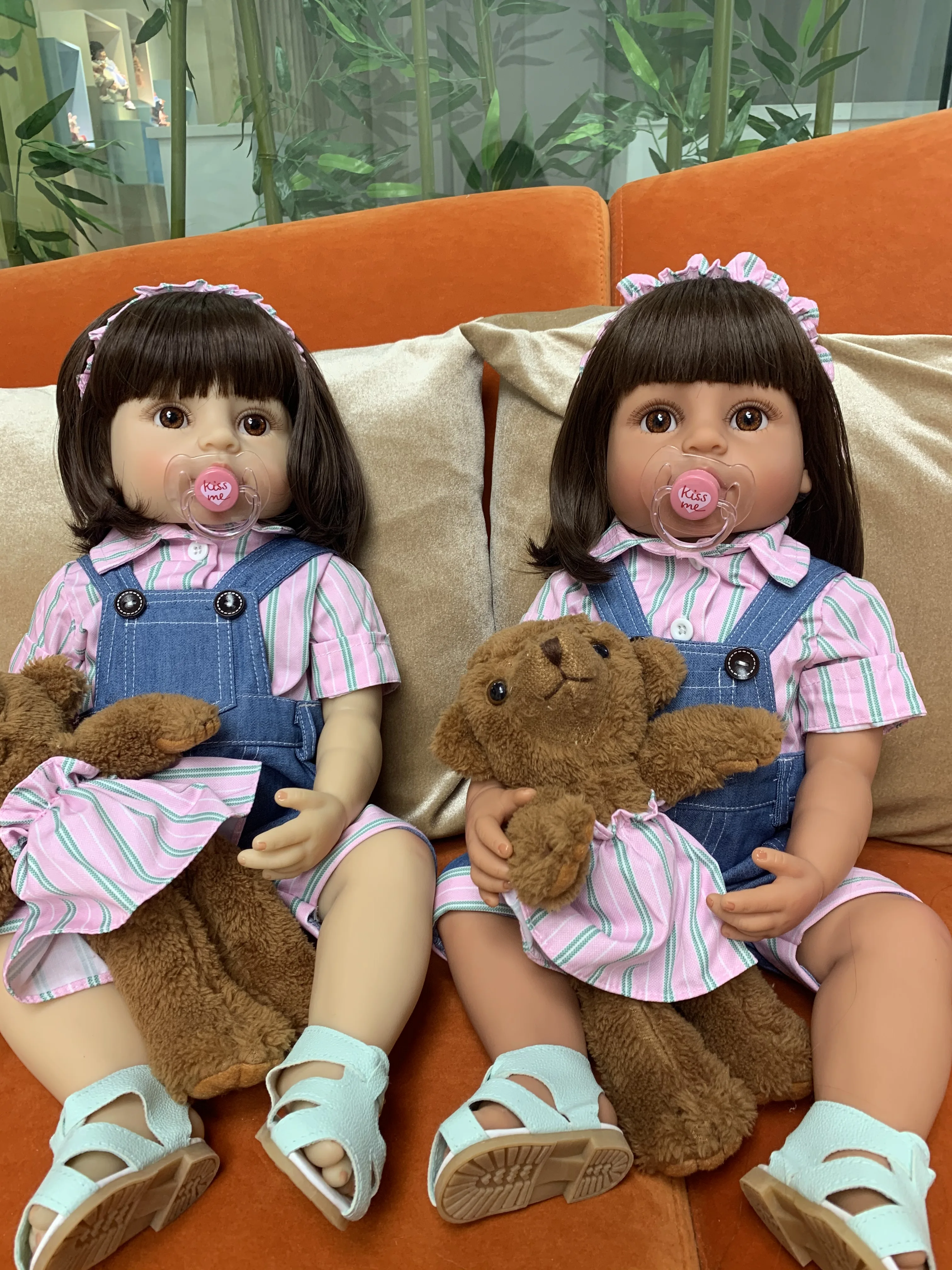 55 см очень мягкая гибкая силиконовая кукла для девочек с плюшевым мишкой boneca