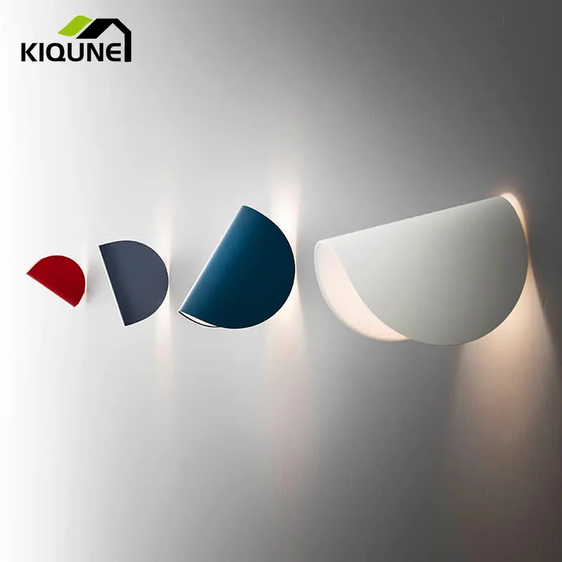 

Креативная настенная Светодиодная лампа в стиле постмодерн, итальянский дизайнерский прикроватный светильник для гостиной, спальни, повор...