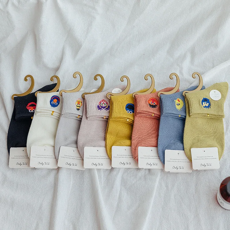 Носки женские хлопковые с мультяшной вышивкой милые однотонные повседневные до