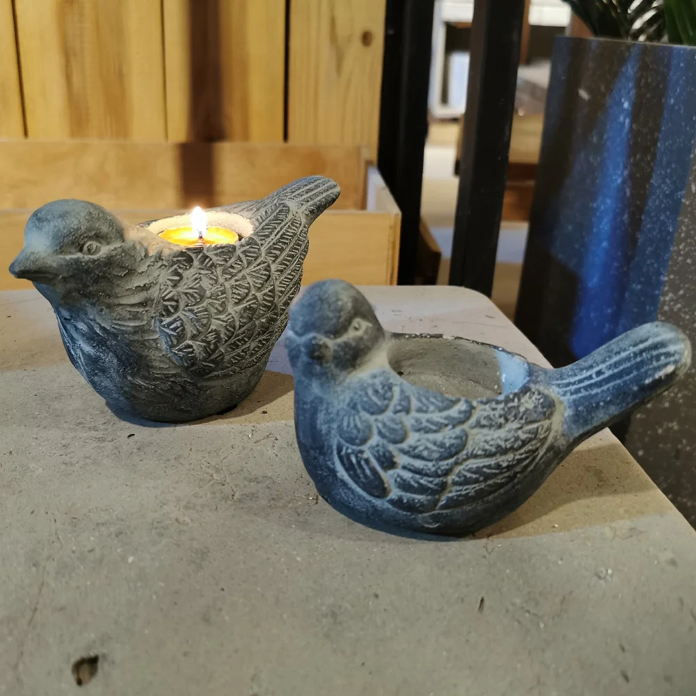 

2Pcs Decorative Candlesticks Bird Shape Candleholders Handicrafts (Random Color)