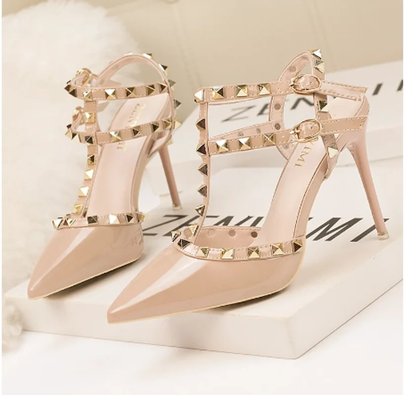 

2021 New 10CM PUMPS woman Sexy nightclub stiletto heels patent-leather metallic rivet hollow Roman fashion sandals