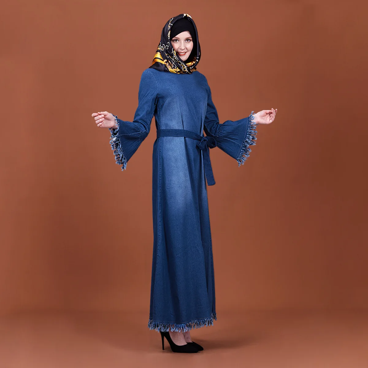 Мусульманское джинсовое длинное платье Осеннее облегающее с длинным рукавом и