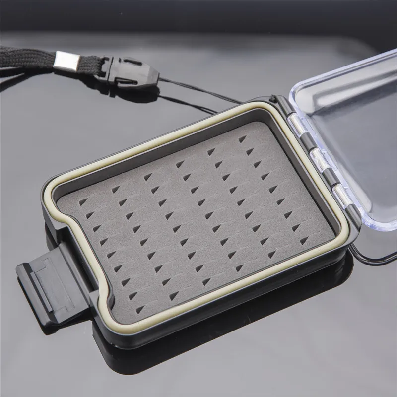 

Single-layer transparent portable fly box 2018 new waterproof hair hook box translucent box body lanyard design easy to carry