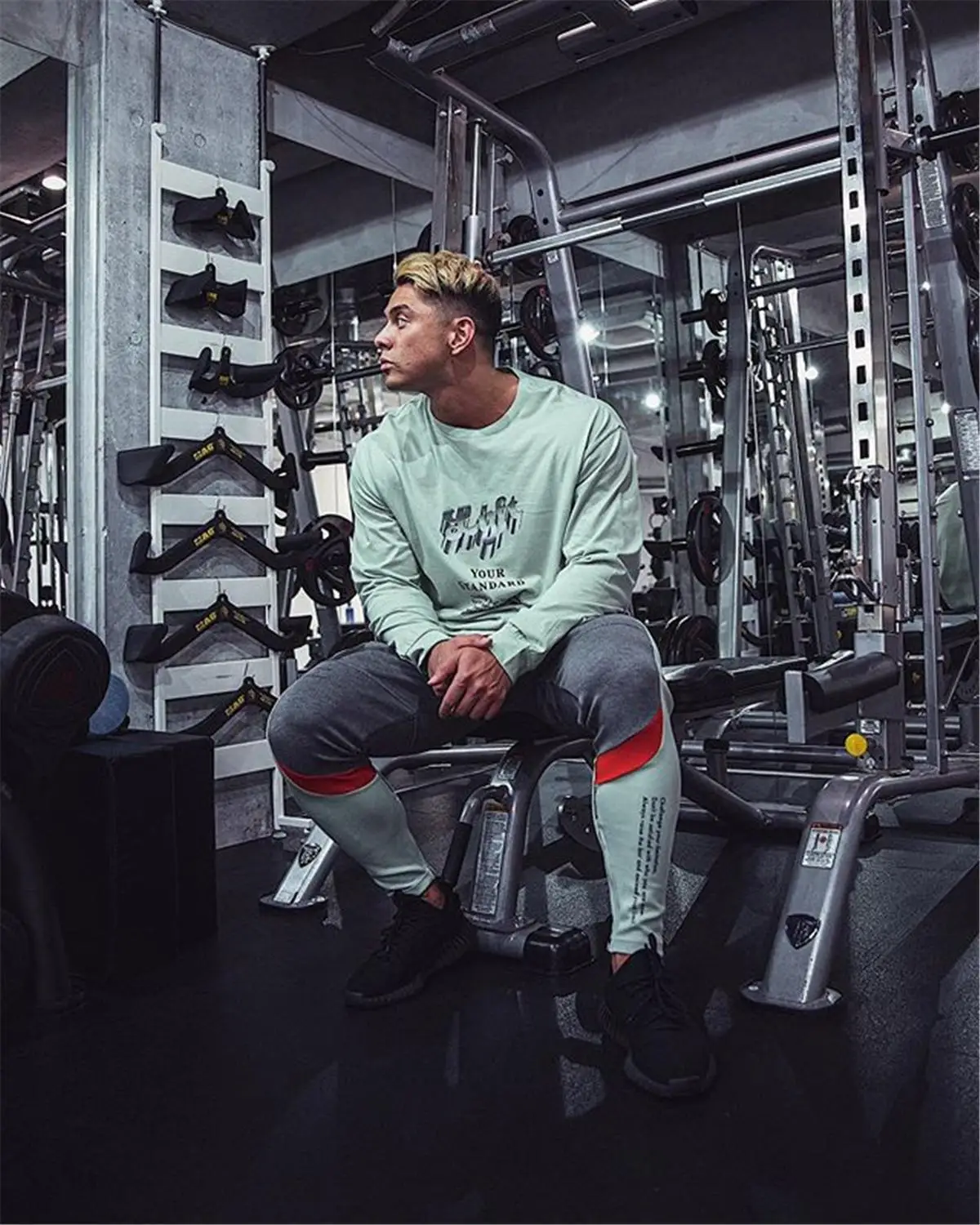 

Men's Pants High Quality Contrasting Color Sports Pants Oversized Fitness Jogging Pants Invisible Cotton Pocket Slim Zipper Pant