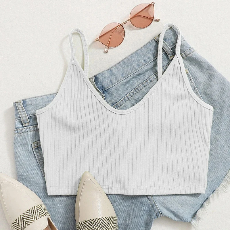 Майка женская трикотажная в рубчик однотонный топ на бретелях-спагетти с