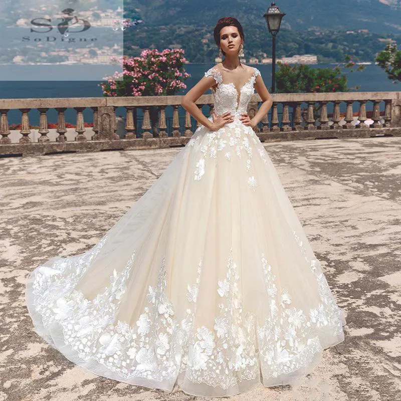 Женское свадебное платье с рукавами крылышками а силуэт|Свадебные платья| |