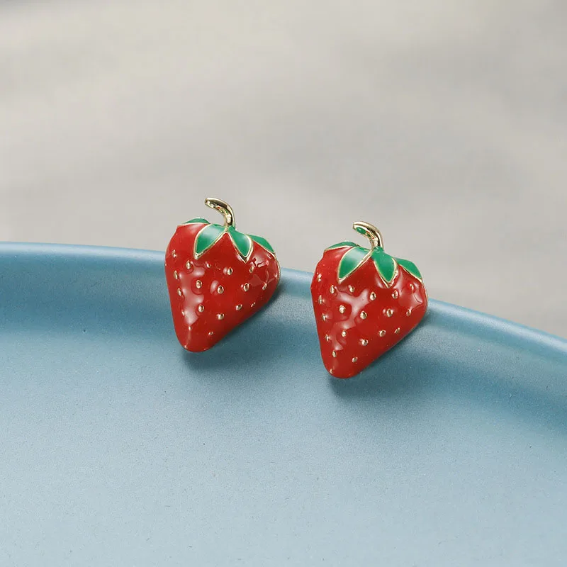 

Elegant and Exquisite Strawberry Stud Earrings For Woman 2021 New Classic Jewelry Luxury Party Girl's Unusual Earrings Gifts