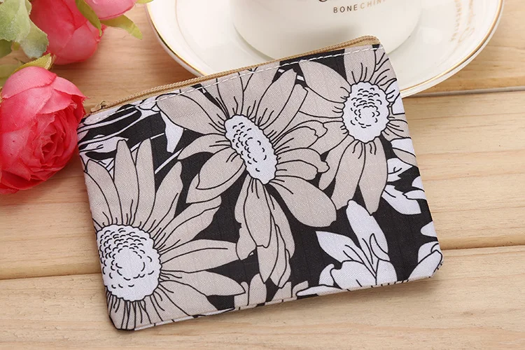 

Polyester Ladies Coin Purse Keychain Snack Bag USB Cable Earphone Bag Mini Cute Oval Zipper Student Children Zipper Small Pouch