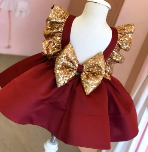 Красивое платье для маленьких девочек летнее красное с оборками и блестками